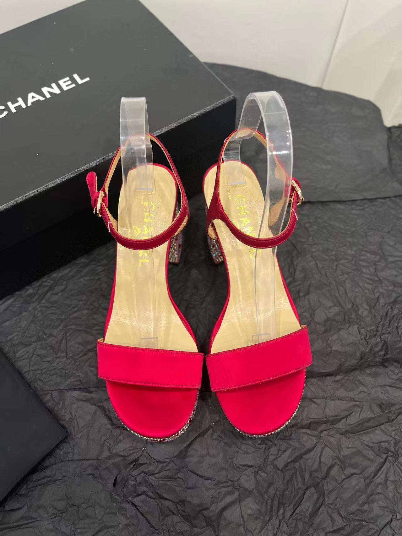 2024 CHANEL Thick heeled waterproof platform with diamond heel sandals