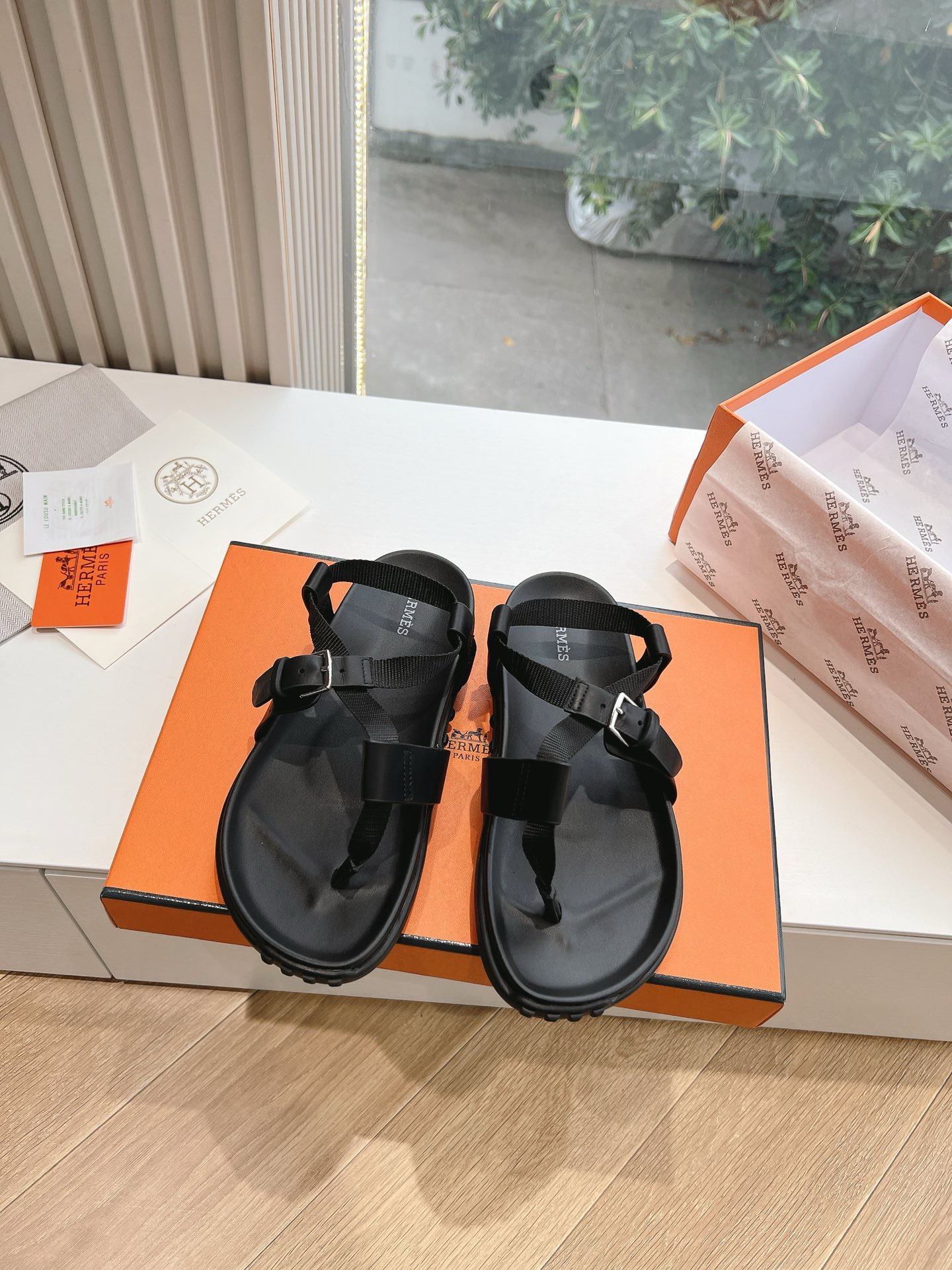 Hermes Inboard sandal