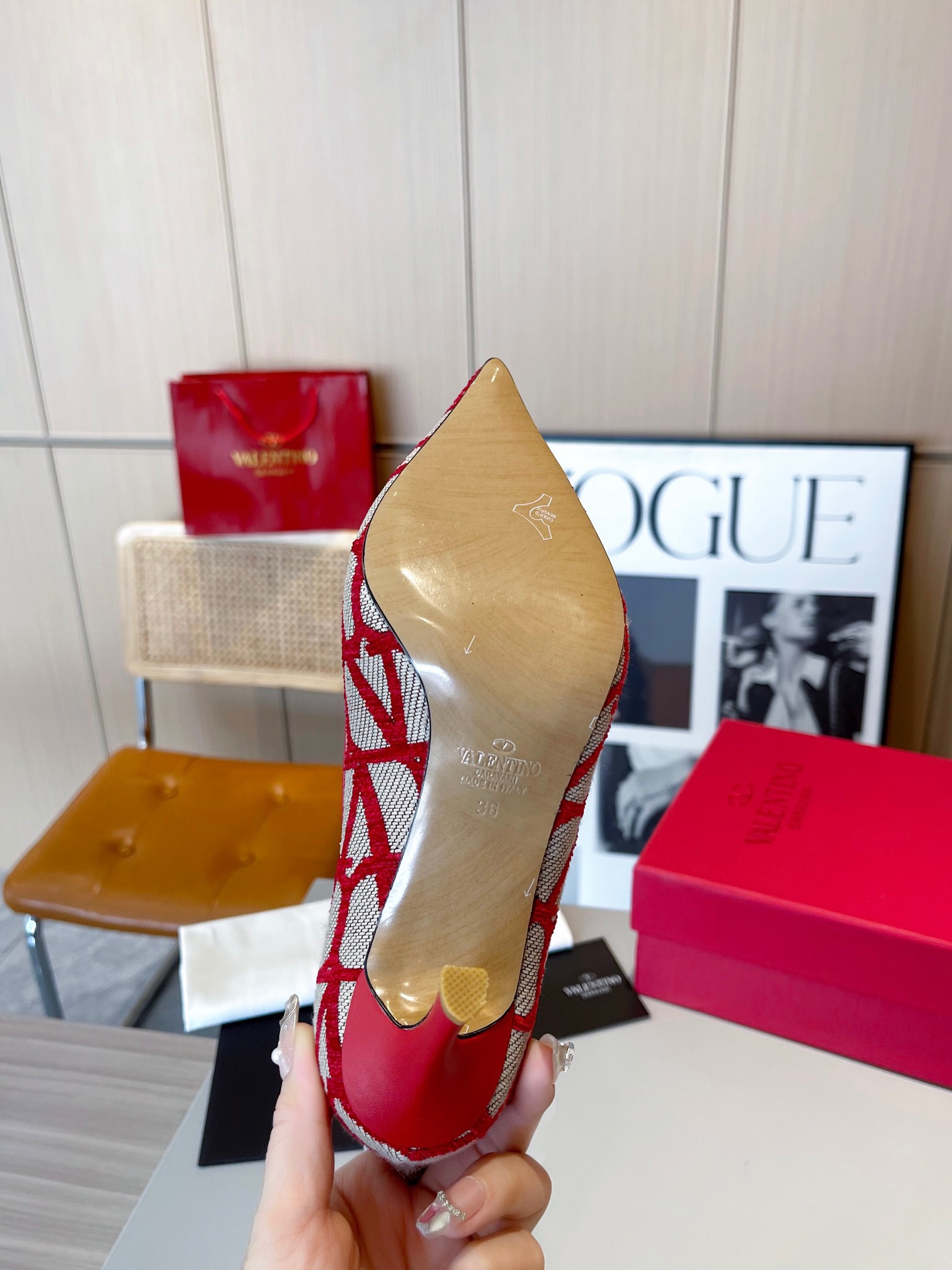 Valentino Metal V-buckle high-heeled shoes