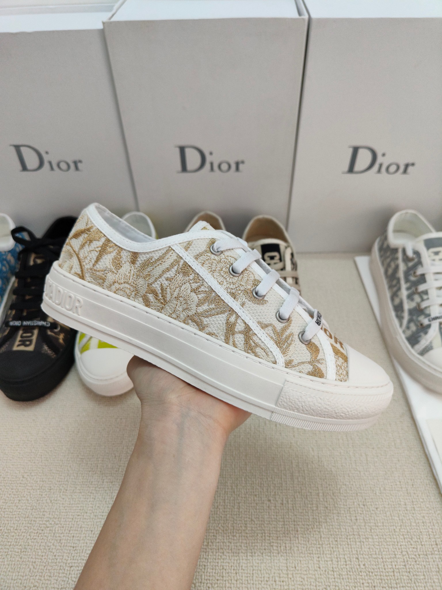 Walk’n Christin Dior Embroidered flat bottomed sports and leisure shoes