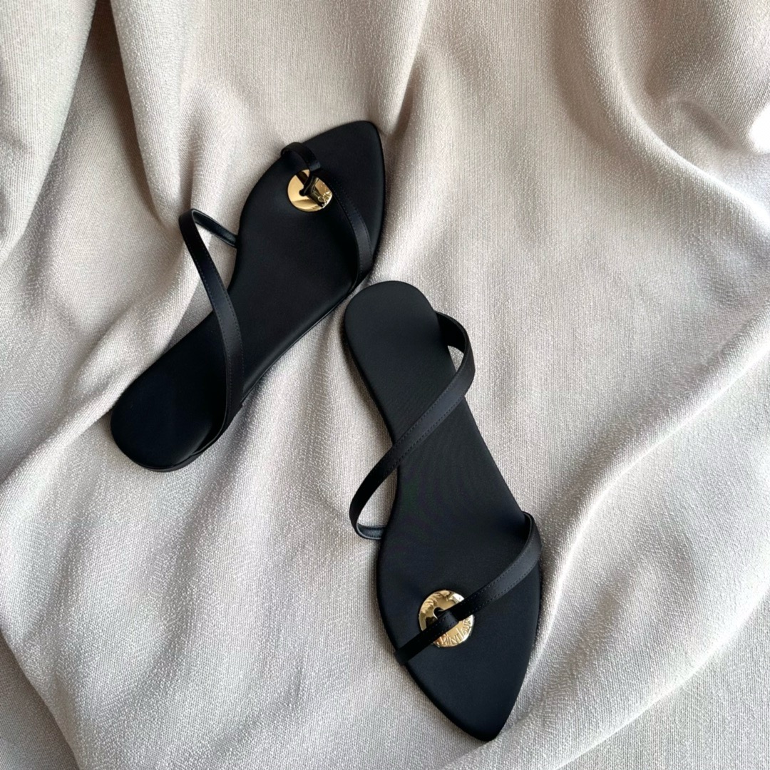 SAINT LAUREN YSL Slippers with feet
