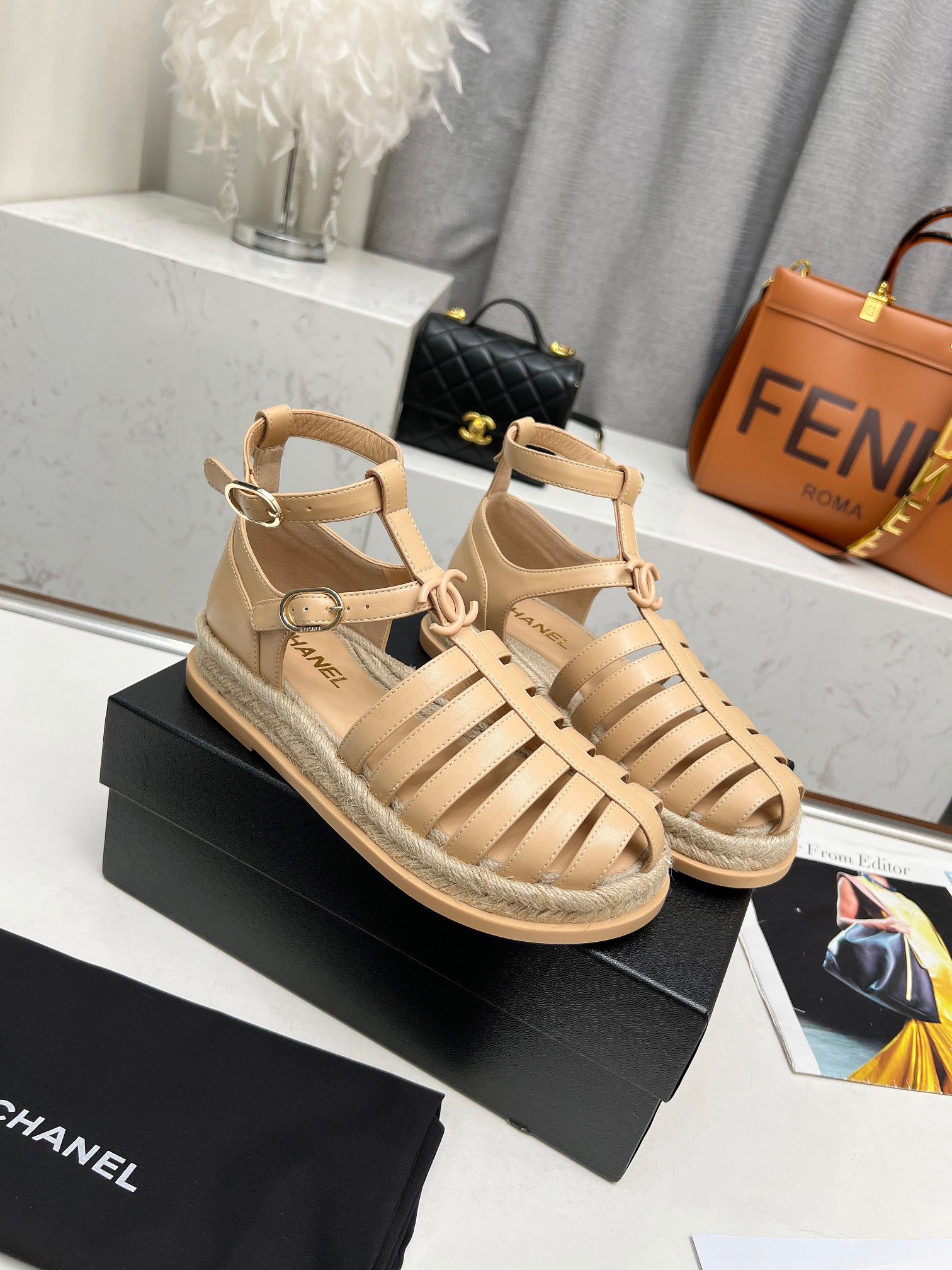 CHANEL Hemp rope woven Roman sandals