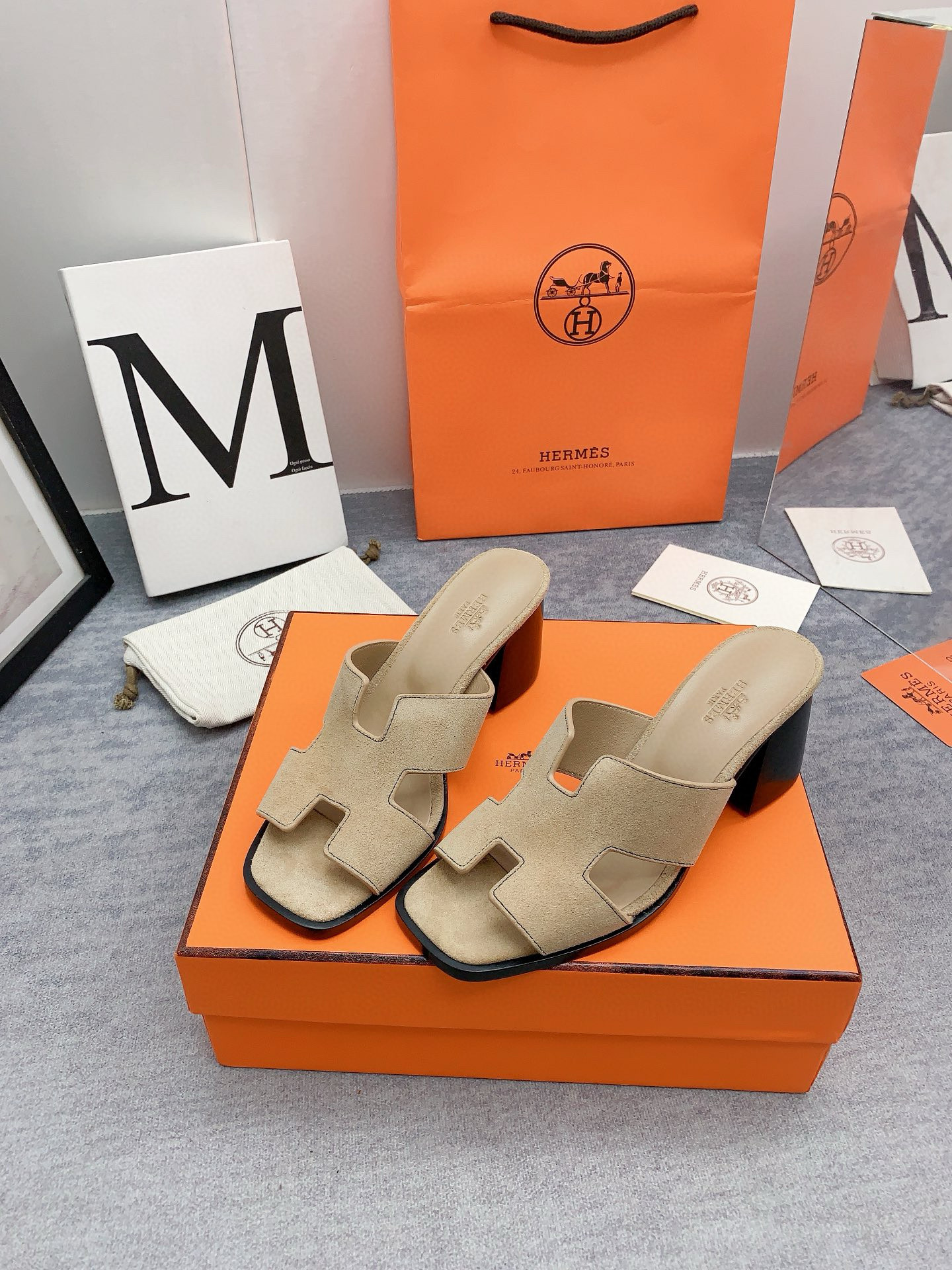 Hermes Handmade cowhide upper with thick heel slippers