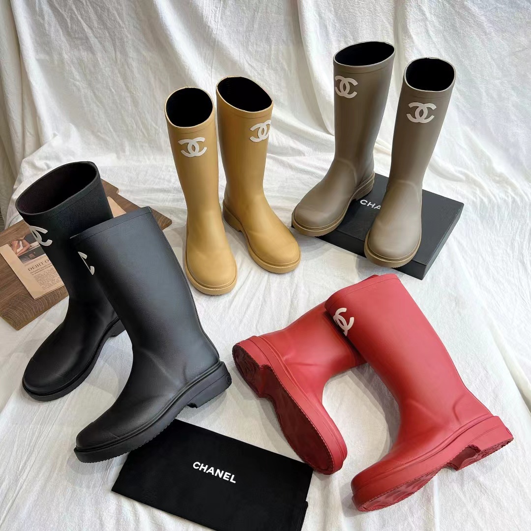 CHANEL Vantage Middle ancient rain boots