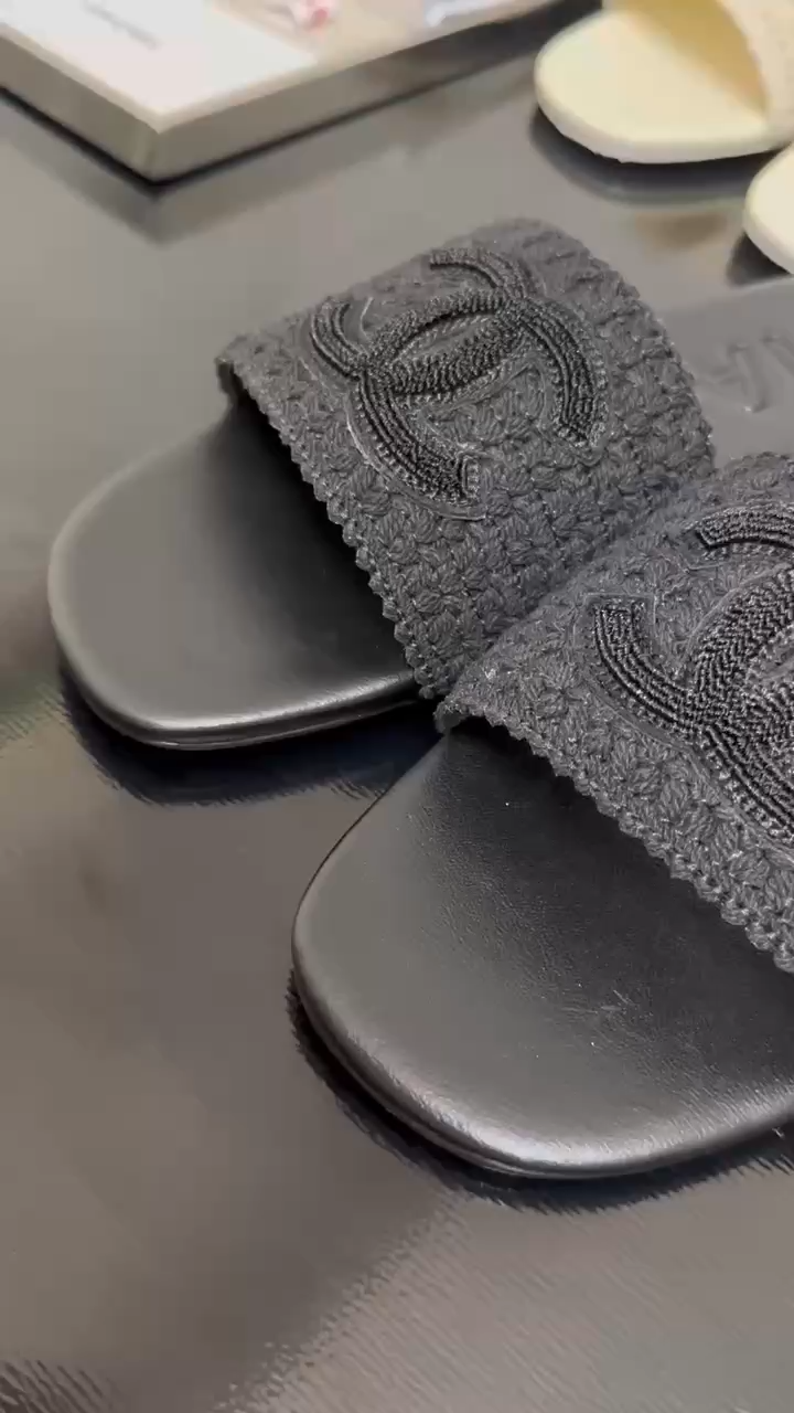 CHANEL  coco beach Woven slippers