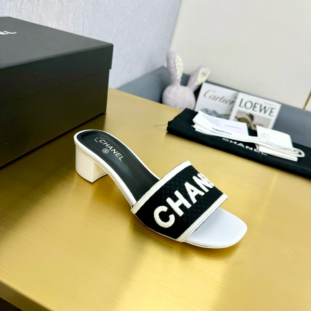 CHANEL Camellia slippers