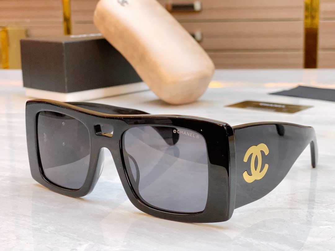 CHANEL sunglasses