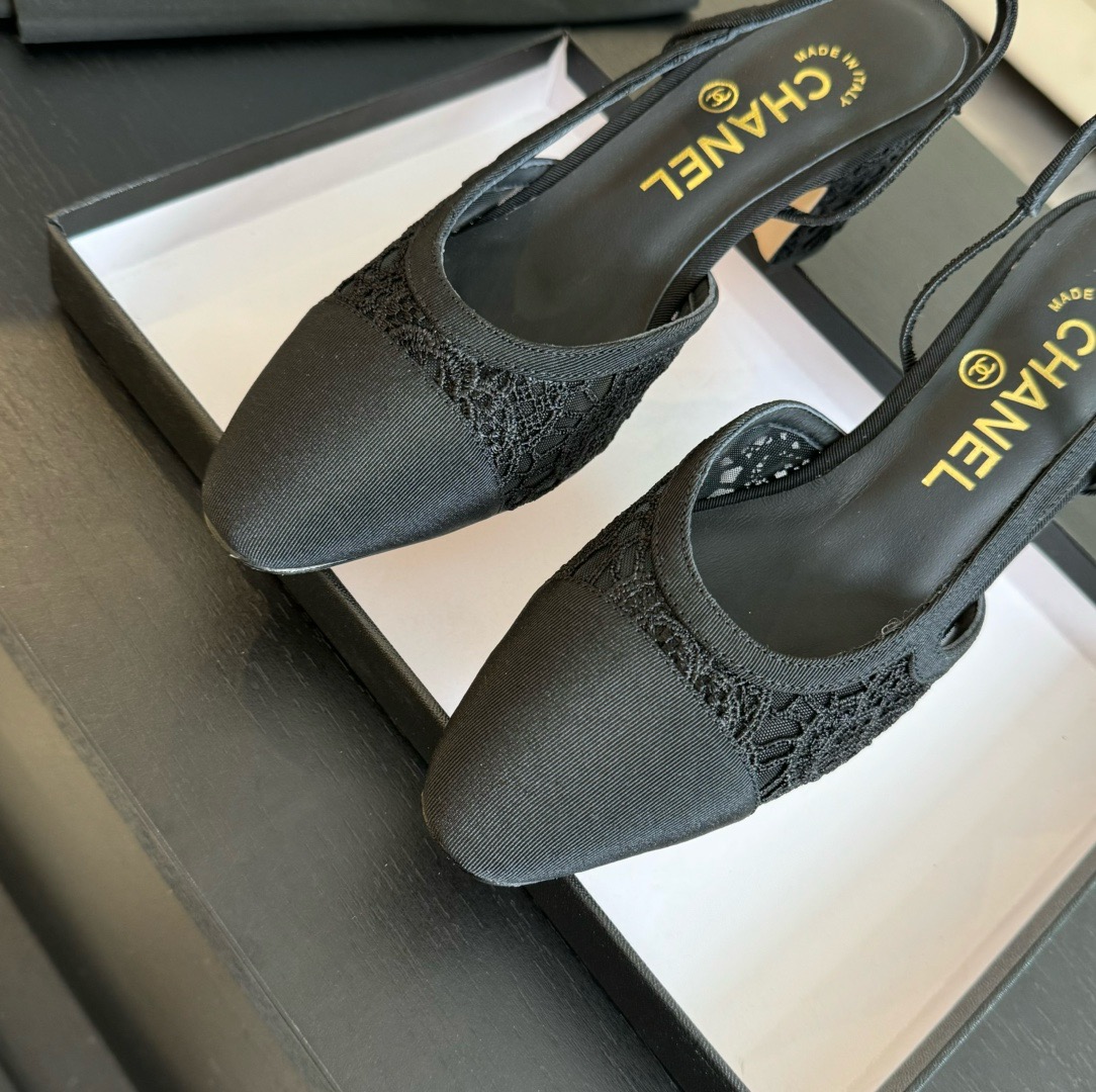 CHANEL Thick-heeled color matching high-heeled sandals