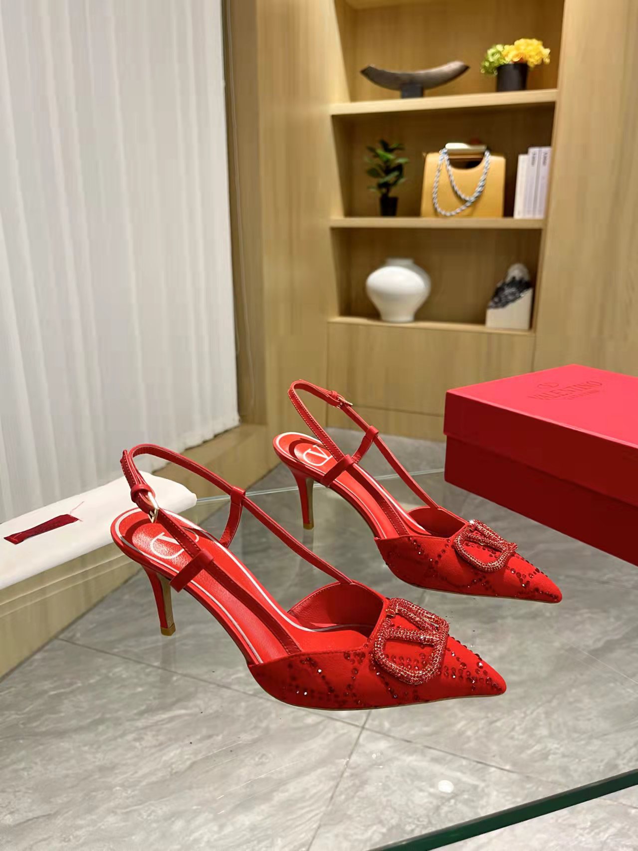 Valentino Klosh diamond buckle V buckle shoes