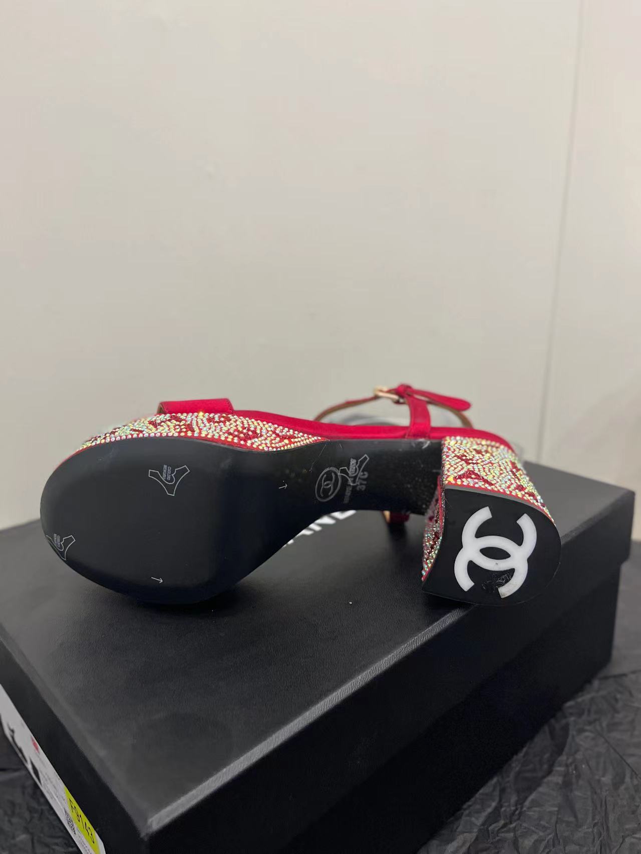 2024 CHANEL Thick heeled waterproof platform with diamond heel sandals