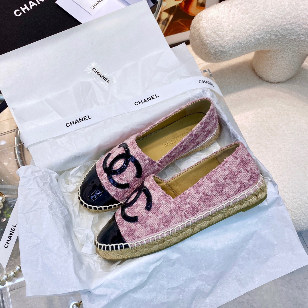 CHANEL Classic woven fisherman's shoes