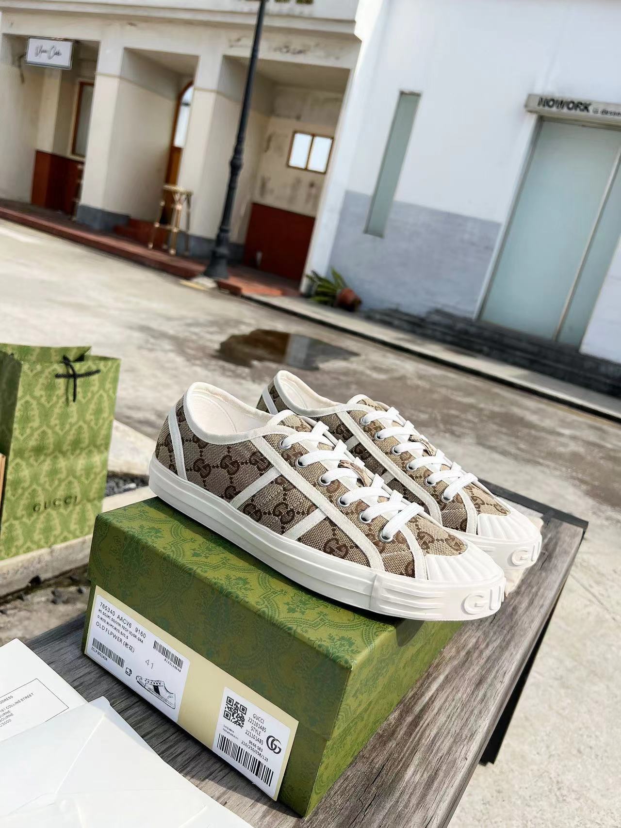 GUCCI WOMEN'S GG CANVAS TRAINER