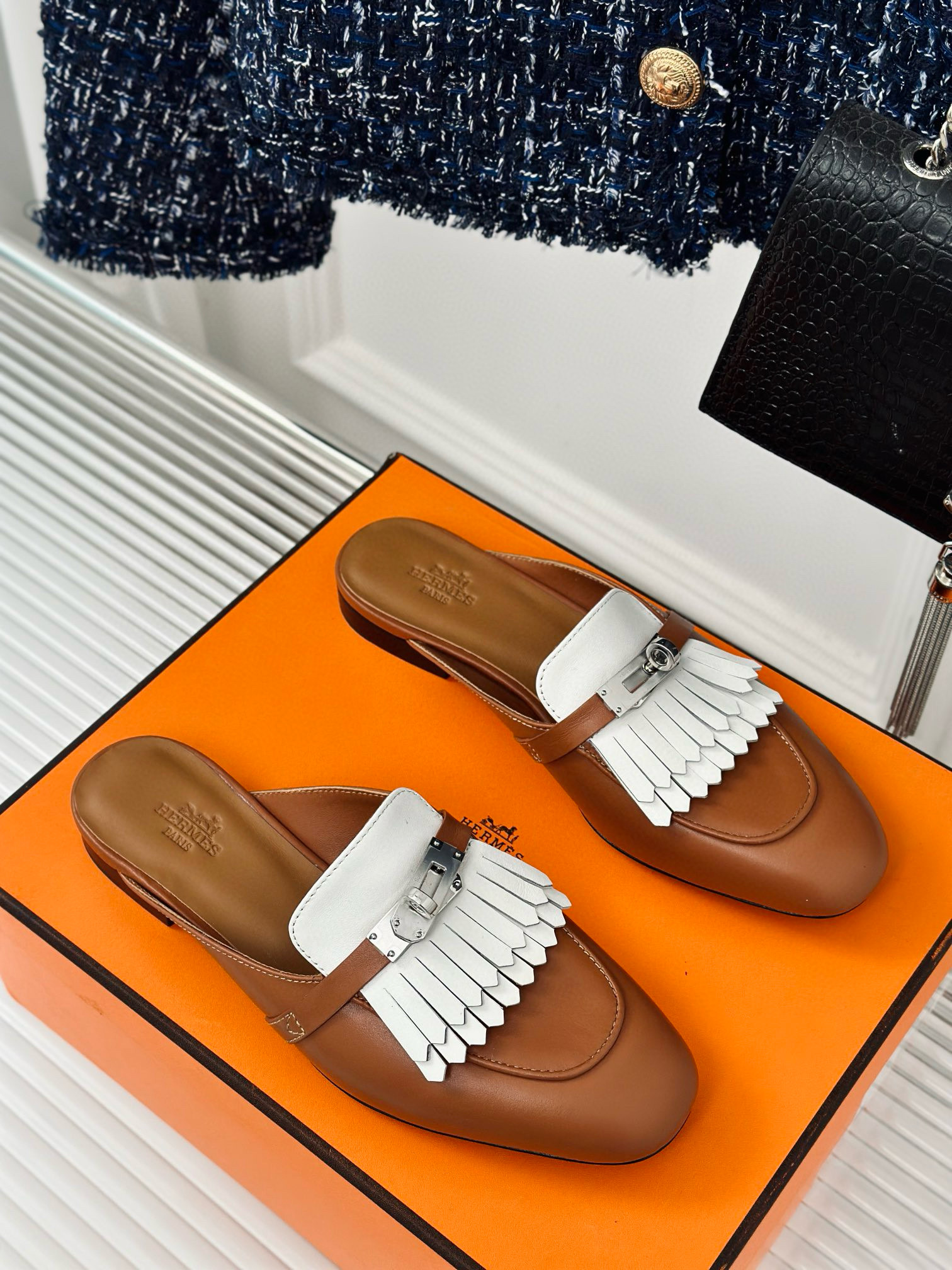 Hermes Fringe half-support