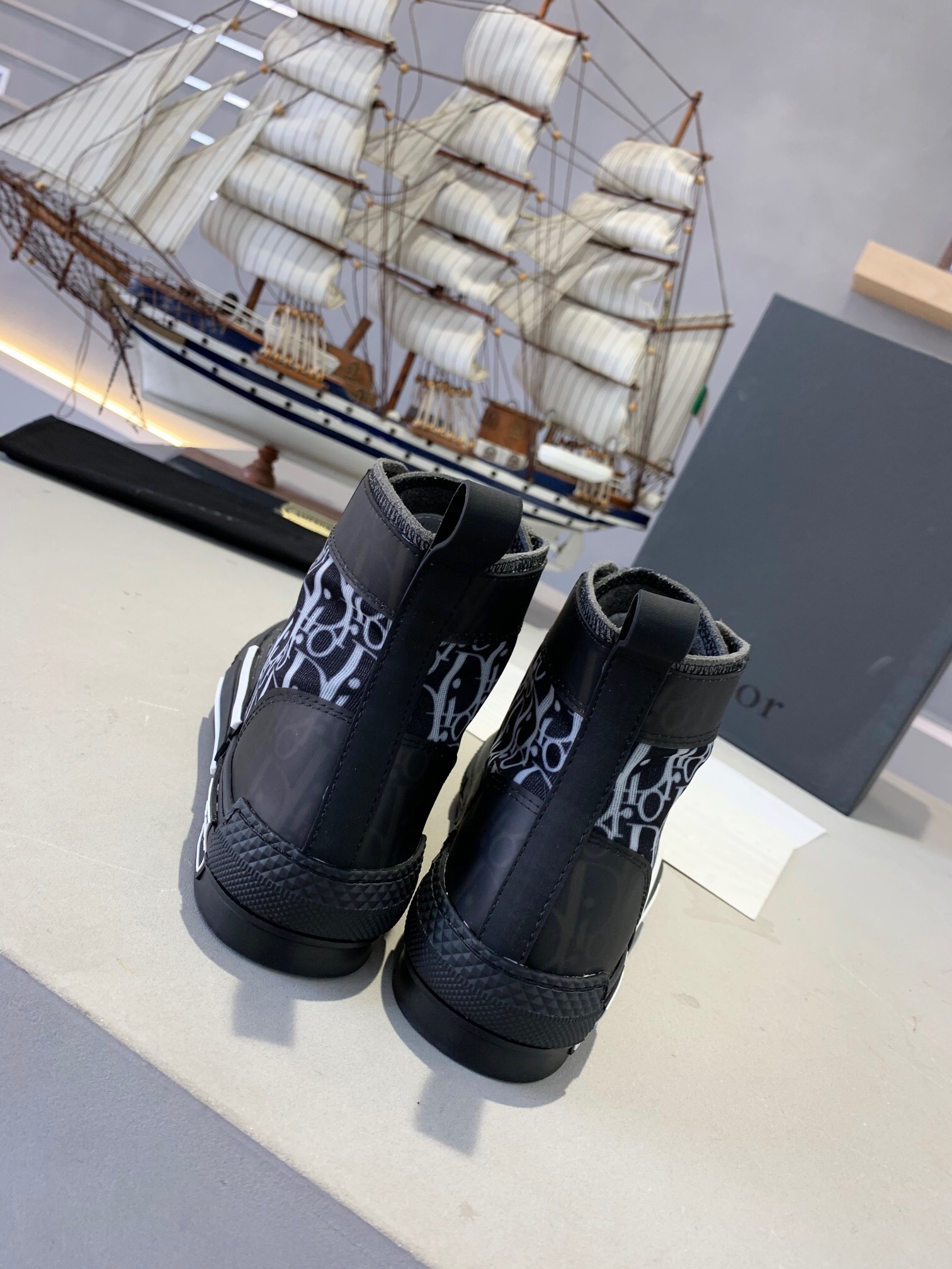 DIOR Kaws Canvas sneakers