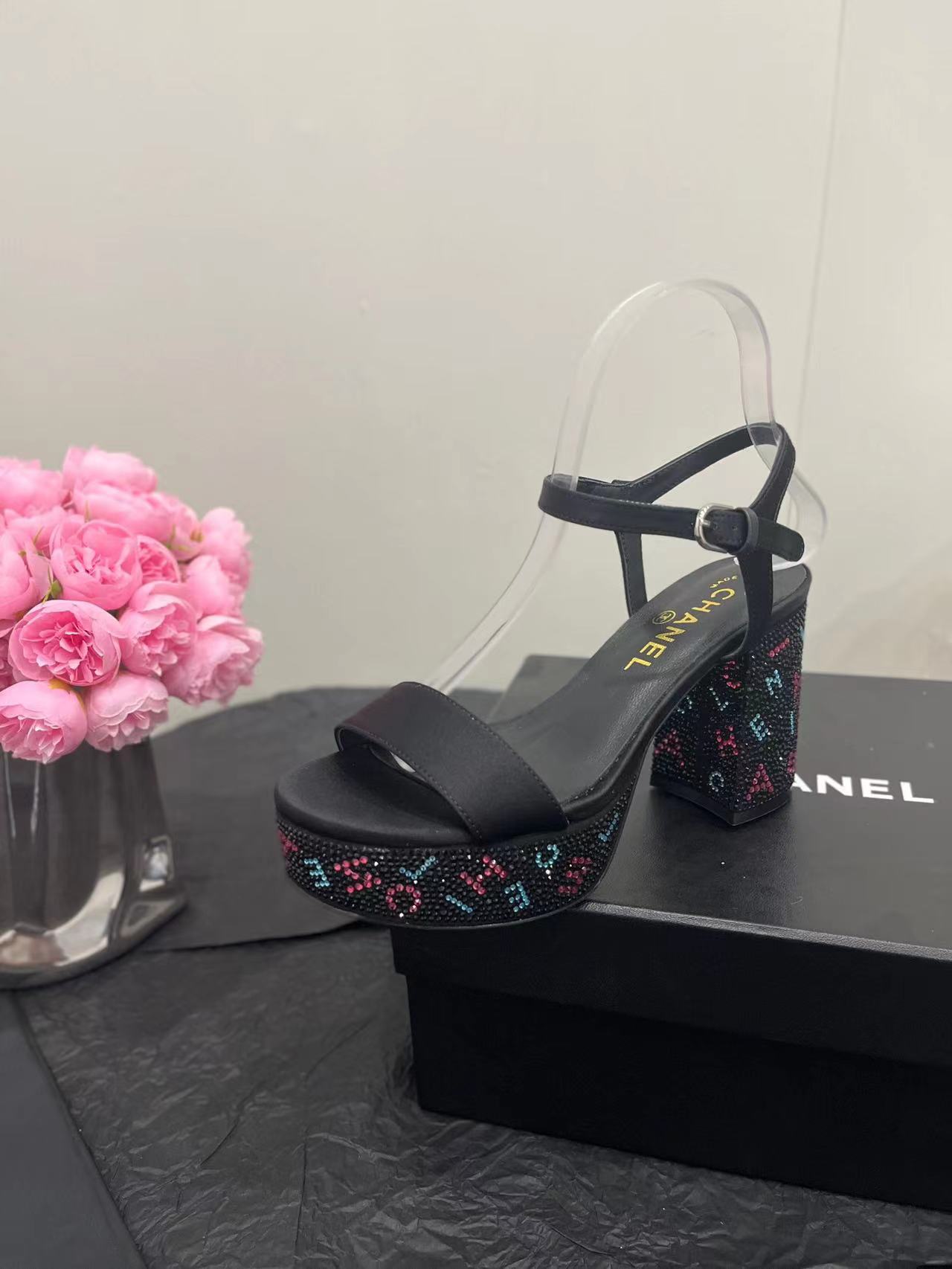 2024 CHANEL Thick heeled waterproof platform with diamond heel sandals