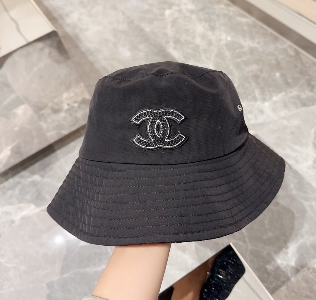 CHANEL bucket hat