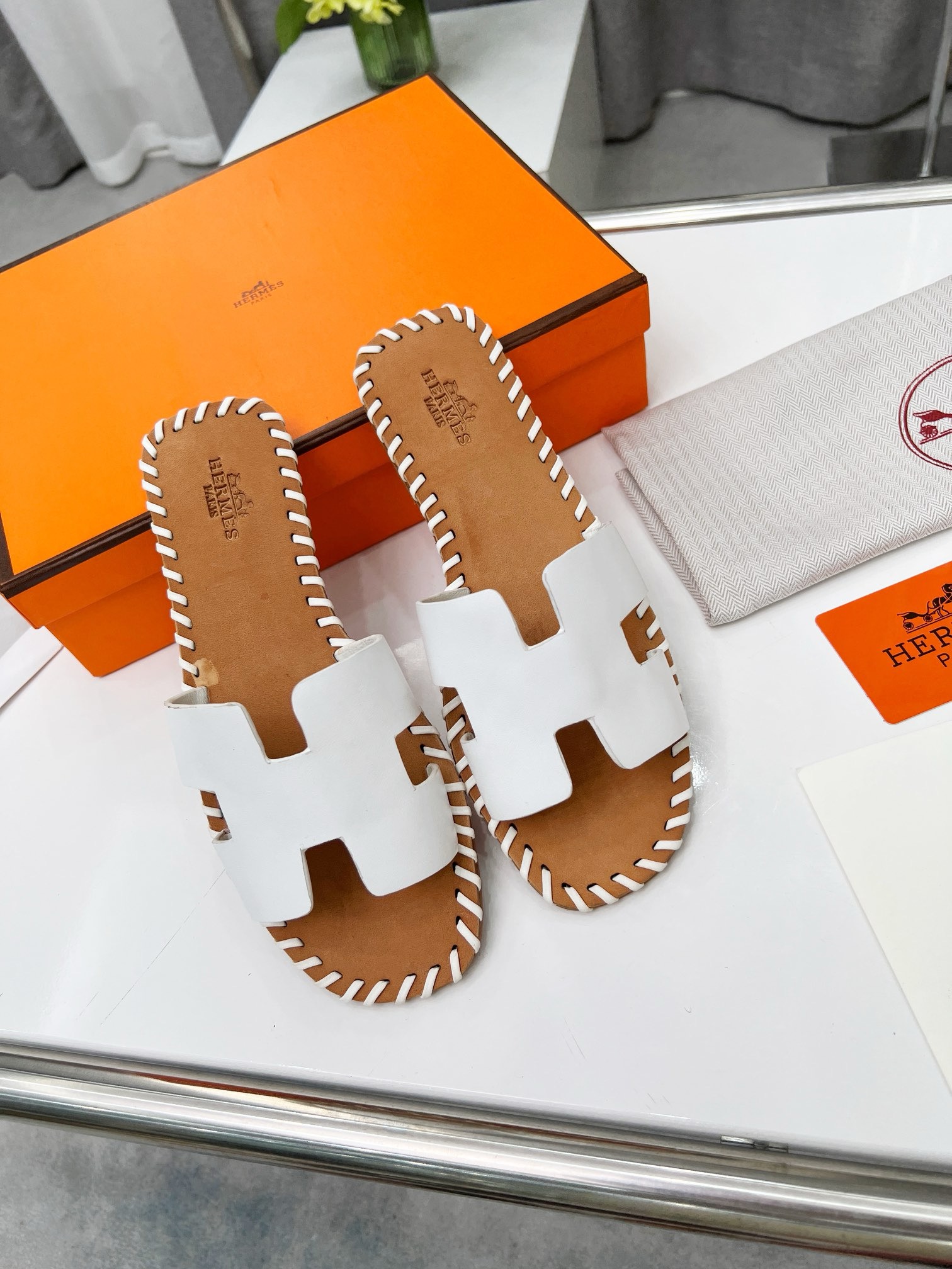 Hermes Hand-woven slippers