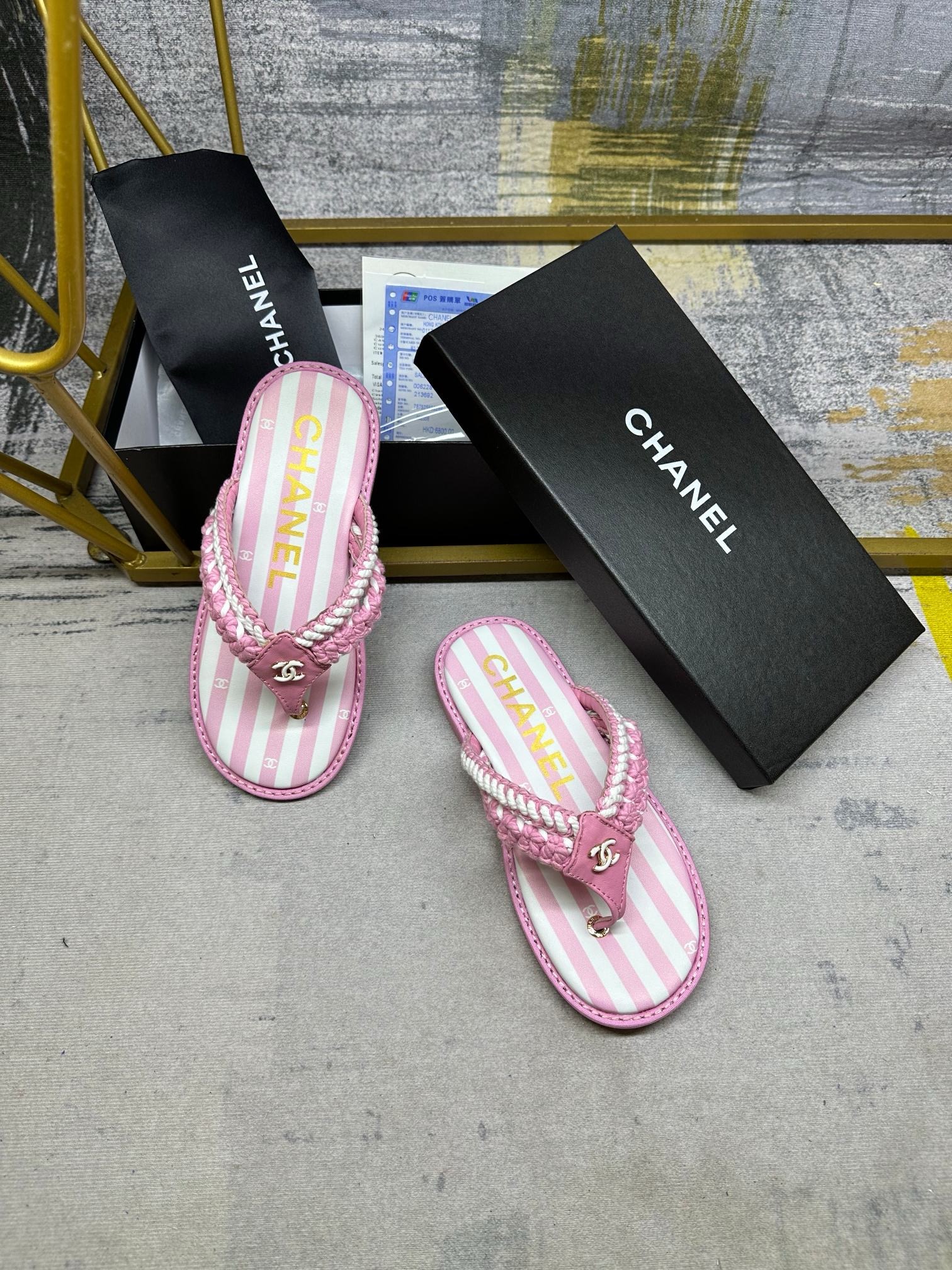 CHANEL Clip-on slippers