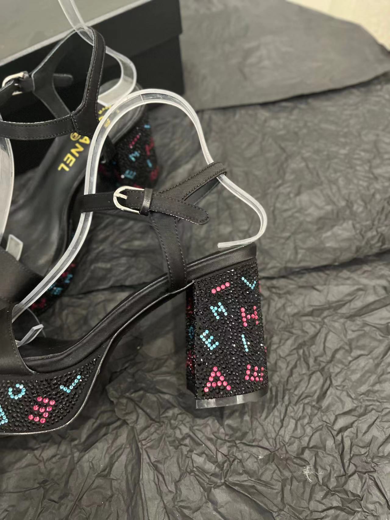 2024 CHANEL Thick heeled waterproof platform with diamond heel sandals