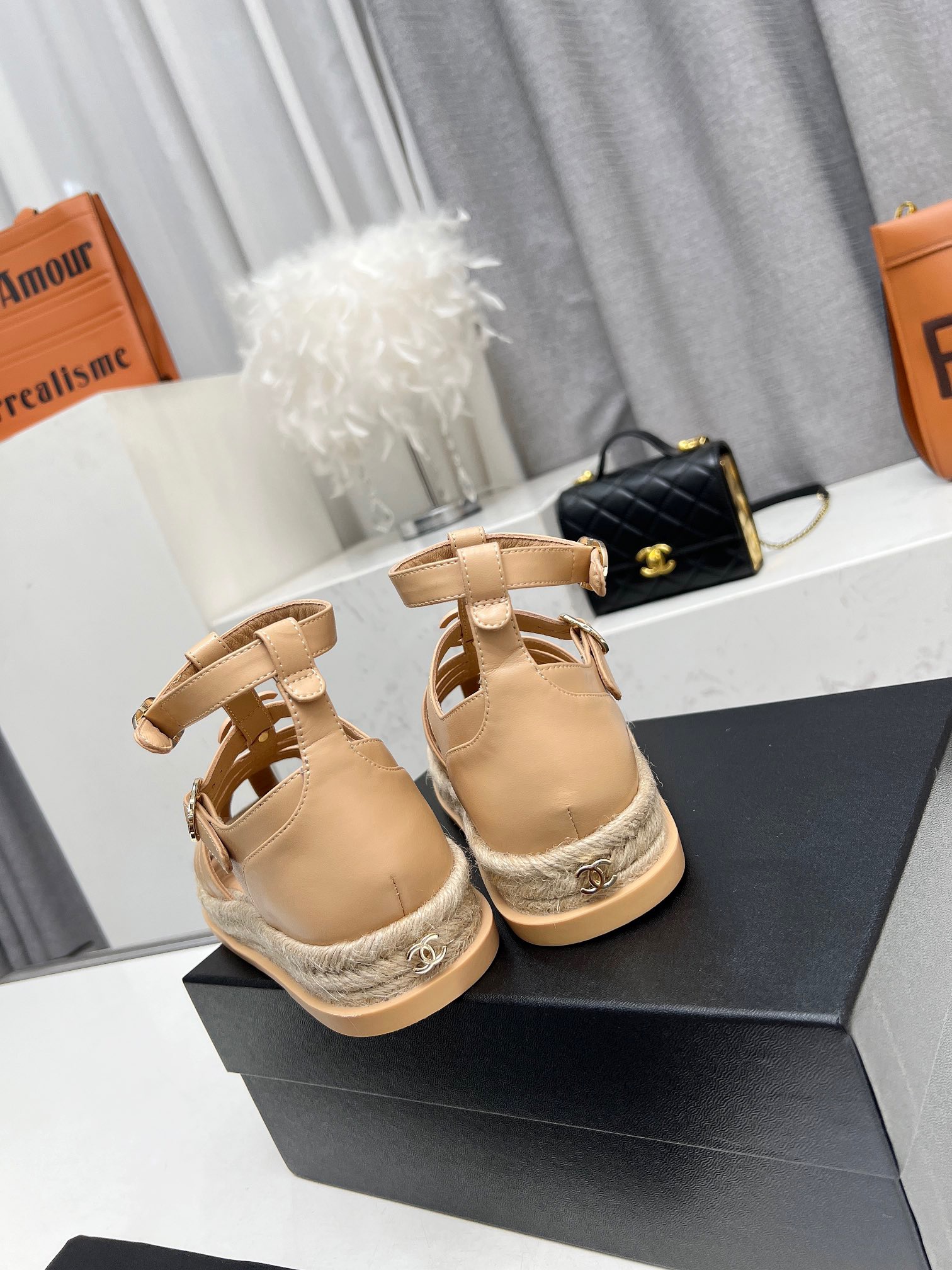 CHANEL Hemp rope woven Roman sandals