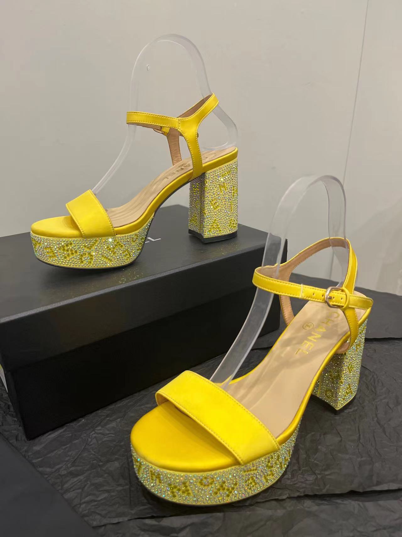 2024 CHANEL Thick heeled waterproof platform with diamond heel sandals