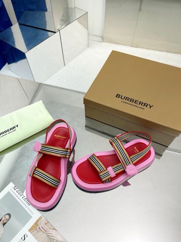 Burberry  Embroidered plaid sandals