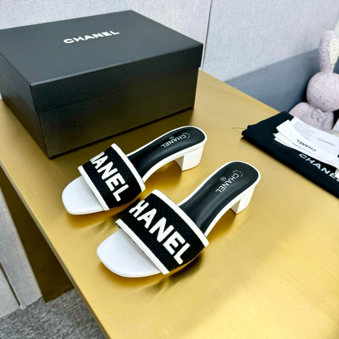 CHANEL Camellia slippers