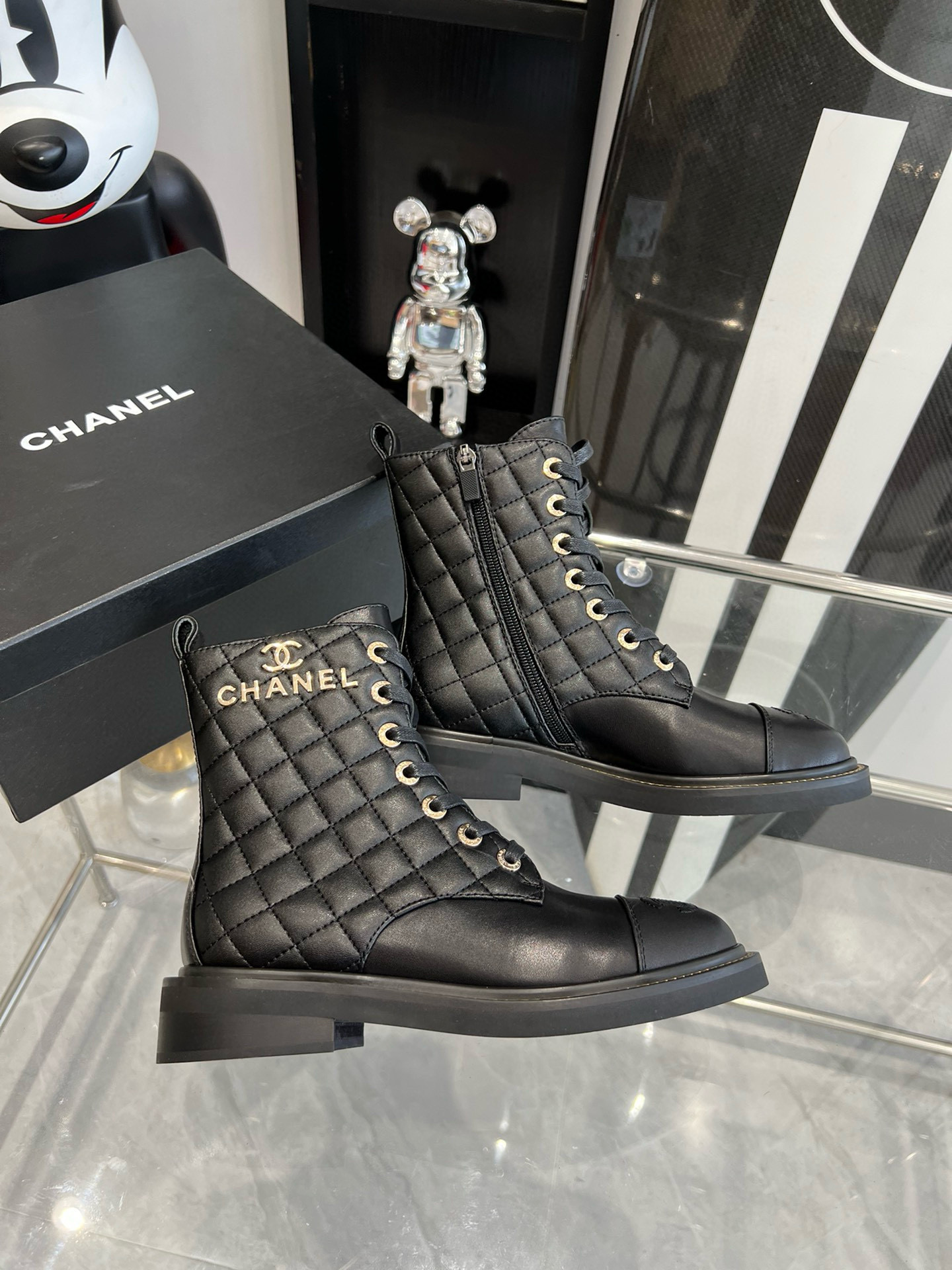 CHANEL Rhombic booties