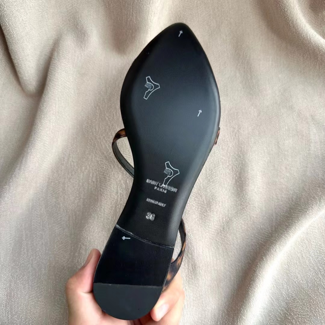 SAINT LAUREN YSL Slippers with feet