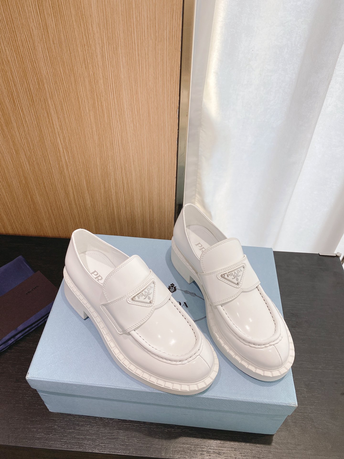 PRADA new arrival Classic serrated loafers