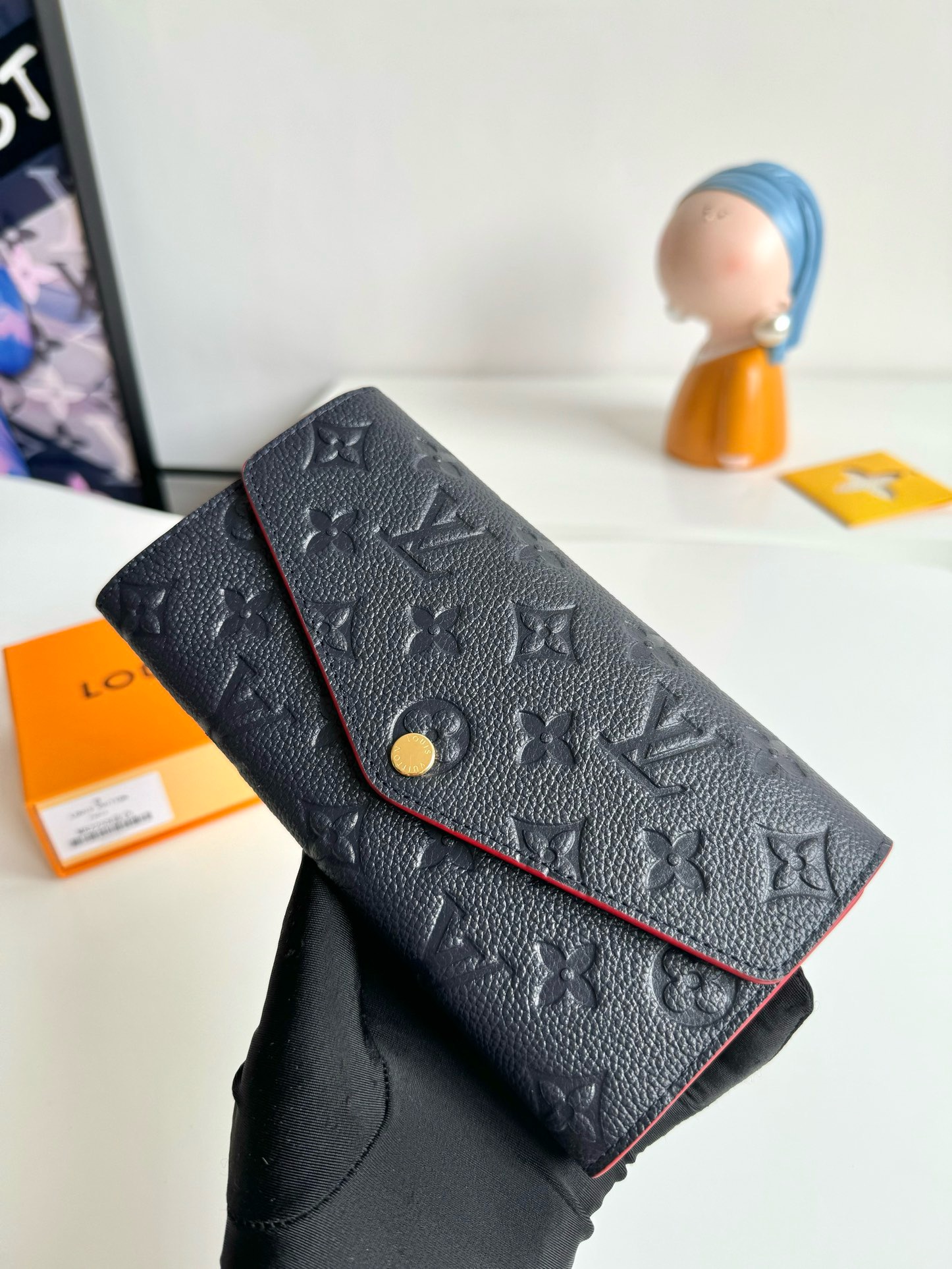 LV Sarah wallet bag