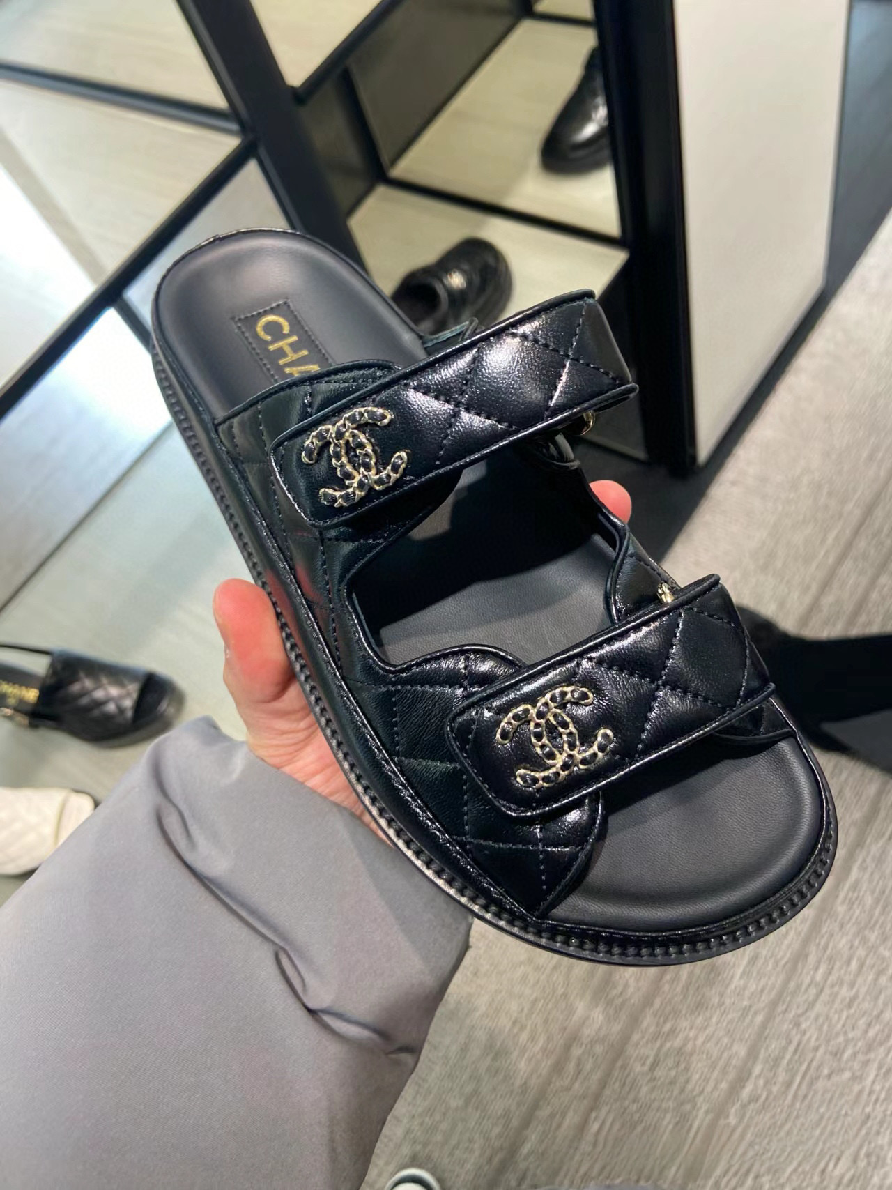 CHANEL New HOOk&LOOP Bird Grid Cloth Slippers