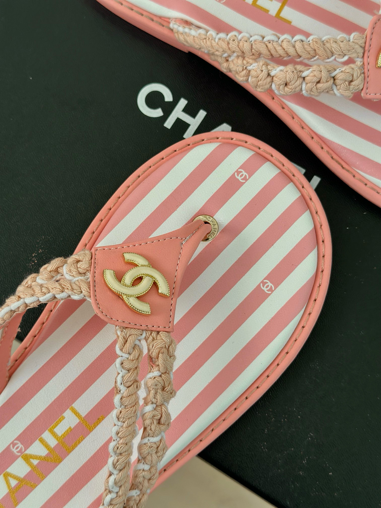 CHANEL Clip flip-flops