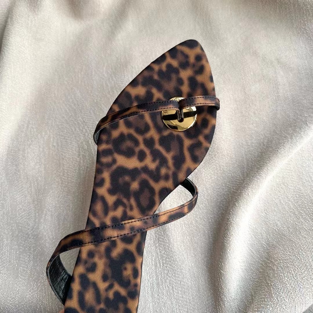 SAINT LAUREN YSL Slippers with feet