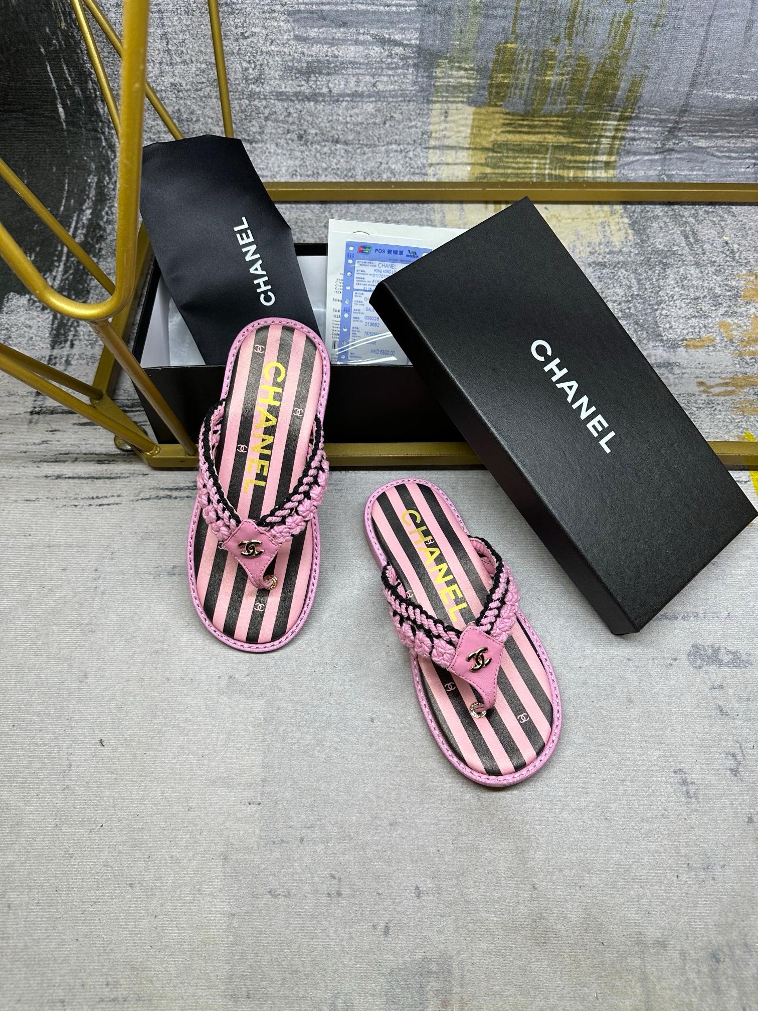 CHANEL Clip-on slippers