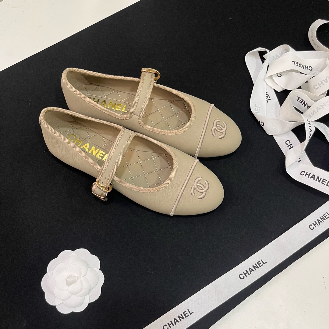 CHANEL Flat ballet shoes