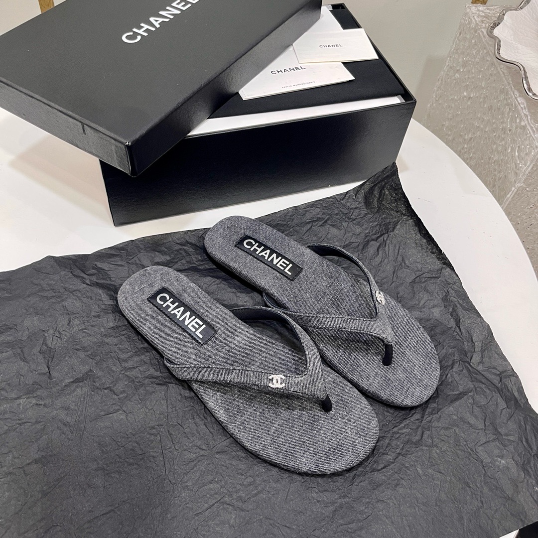 CHANEL thongs cotton & silk Flip-flops