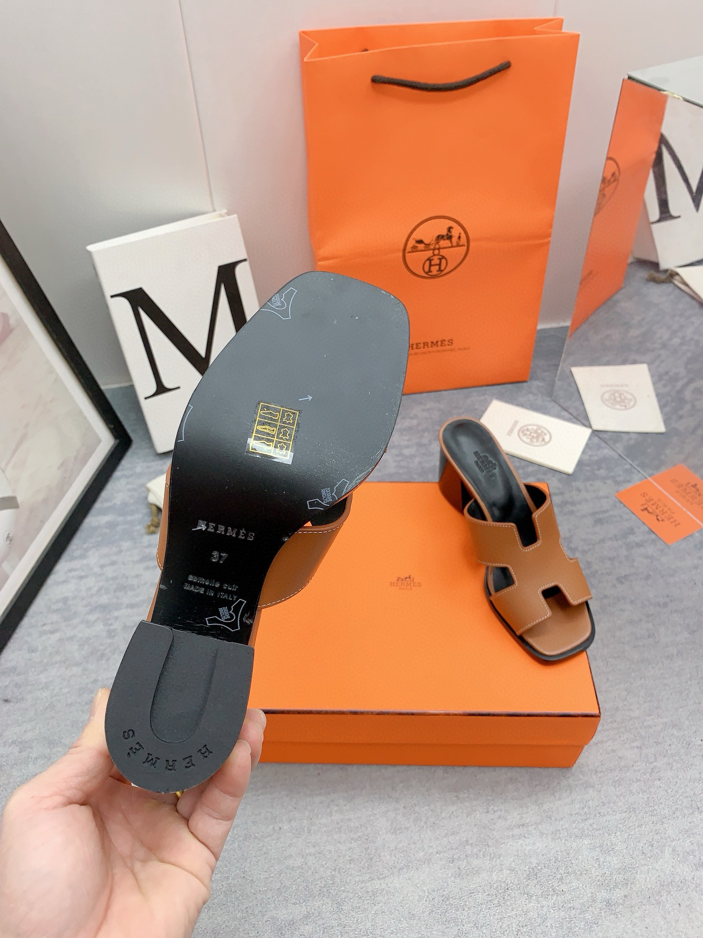 Hermes Handmade cowhide upper with thick heel slippers