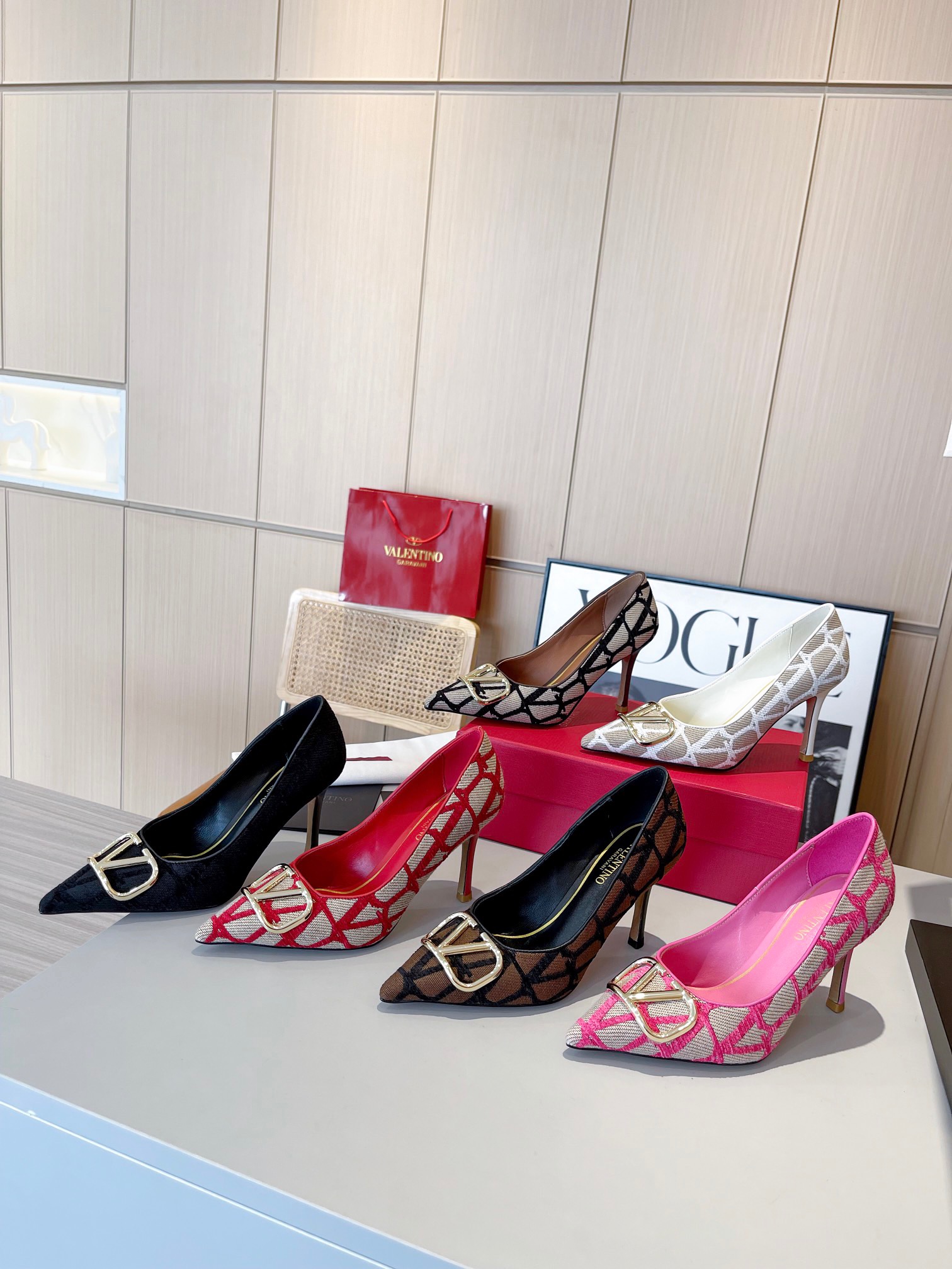 Valentino Metal V-buckle high-heeled shoes