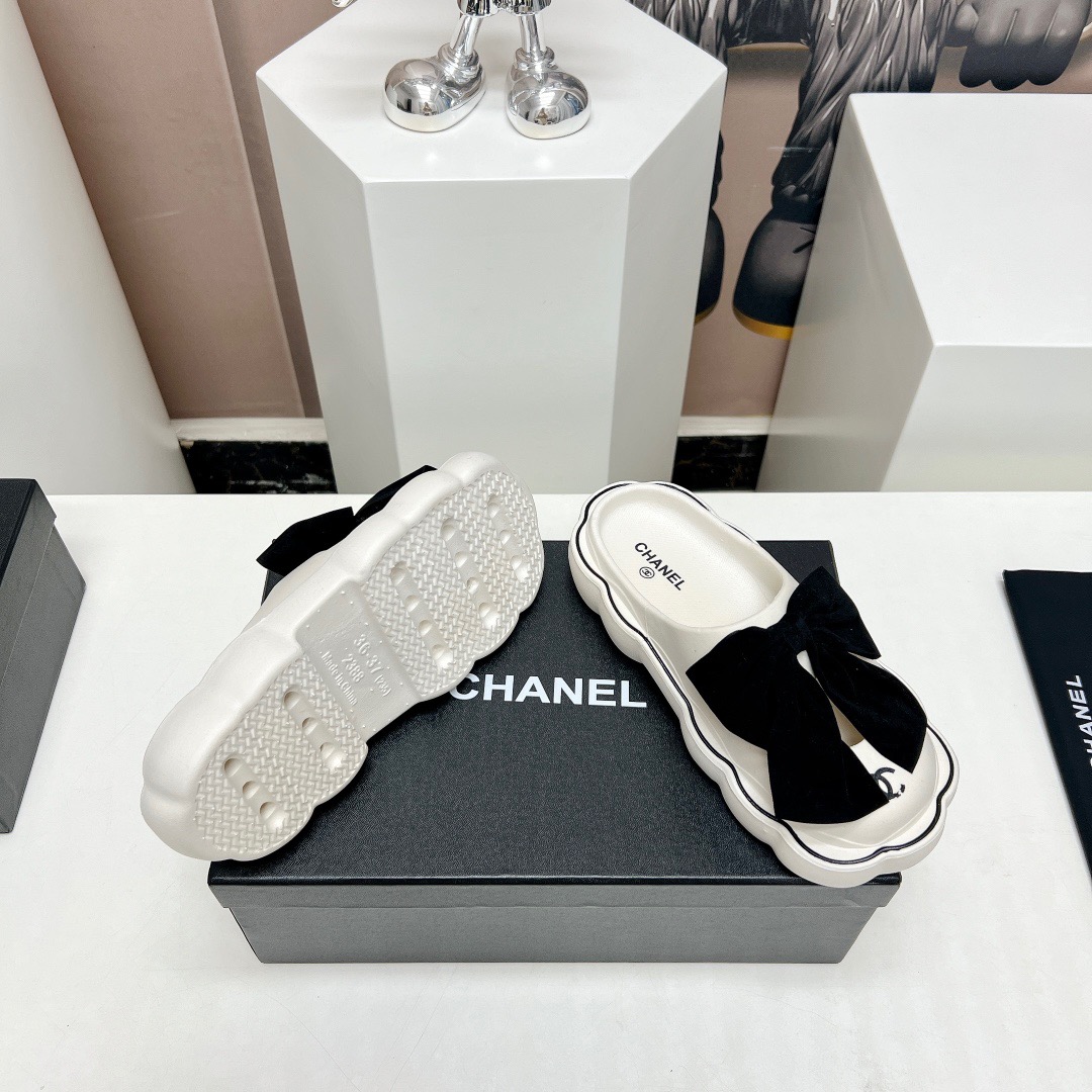 CHANEL Bow tie sponge cake slippers