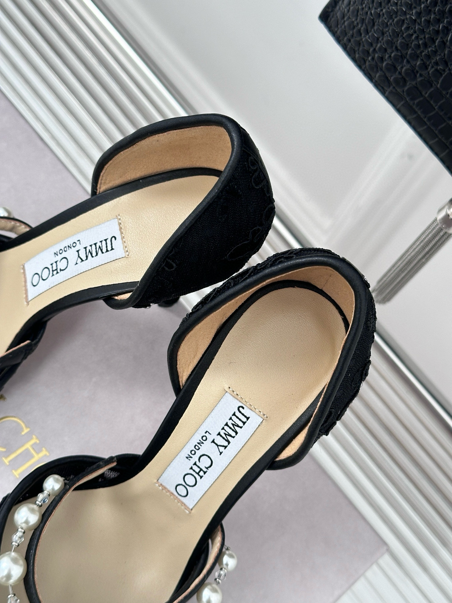 Jimmy Choo  Classic pearl lace high heels Imported lace fabric size 35-40