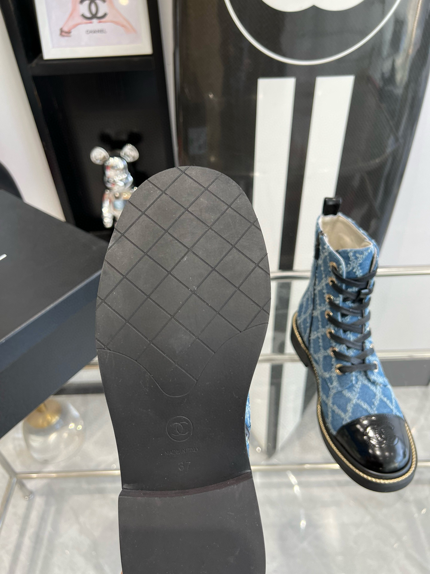 CHANEL Rhombic booties