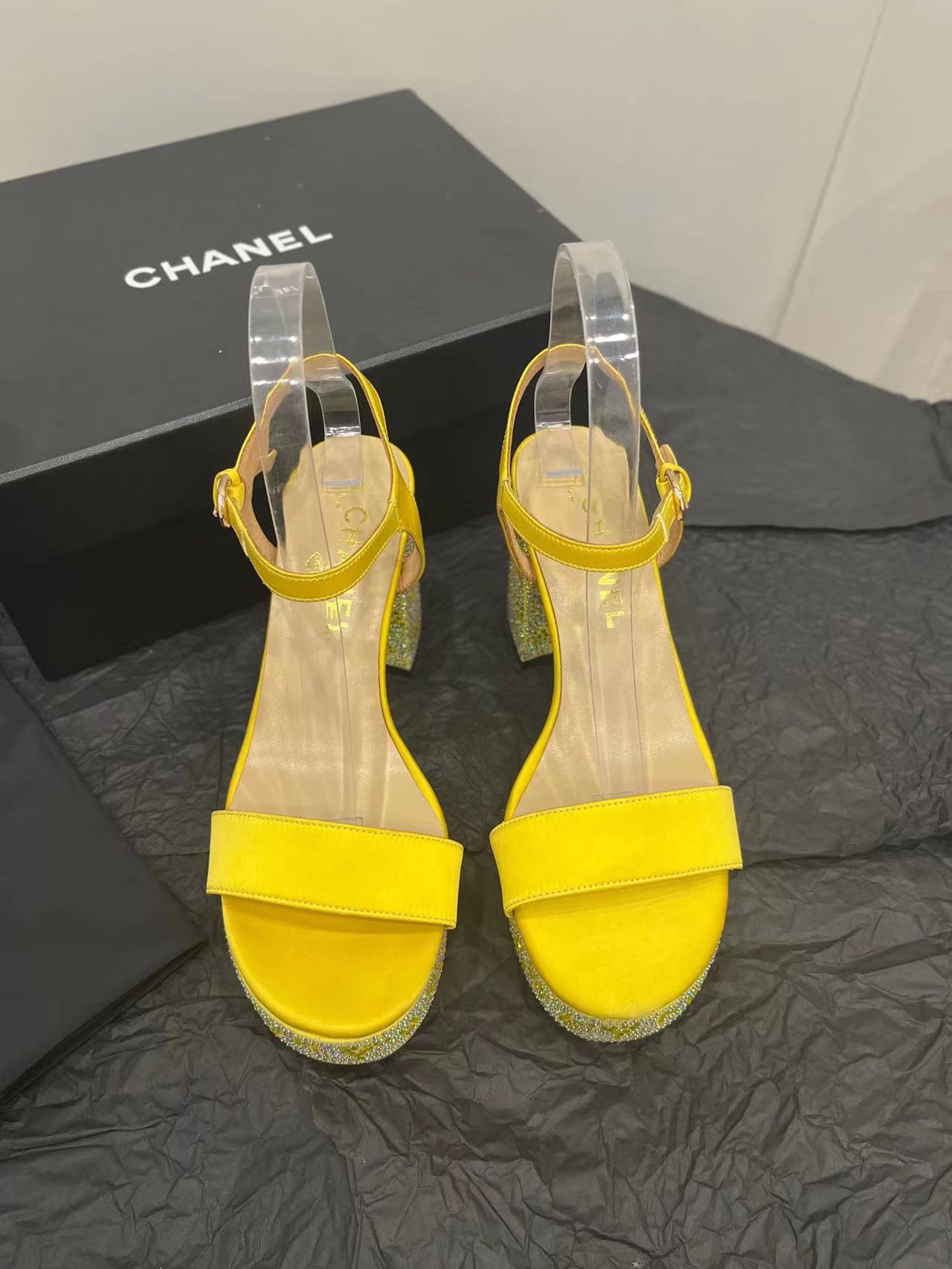 2024 CHANEL Thick heeled waterproof platform with diamond heel sandals