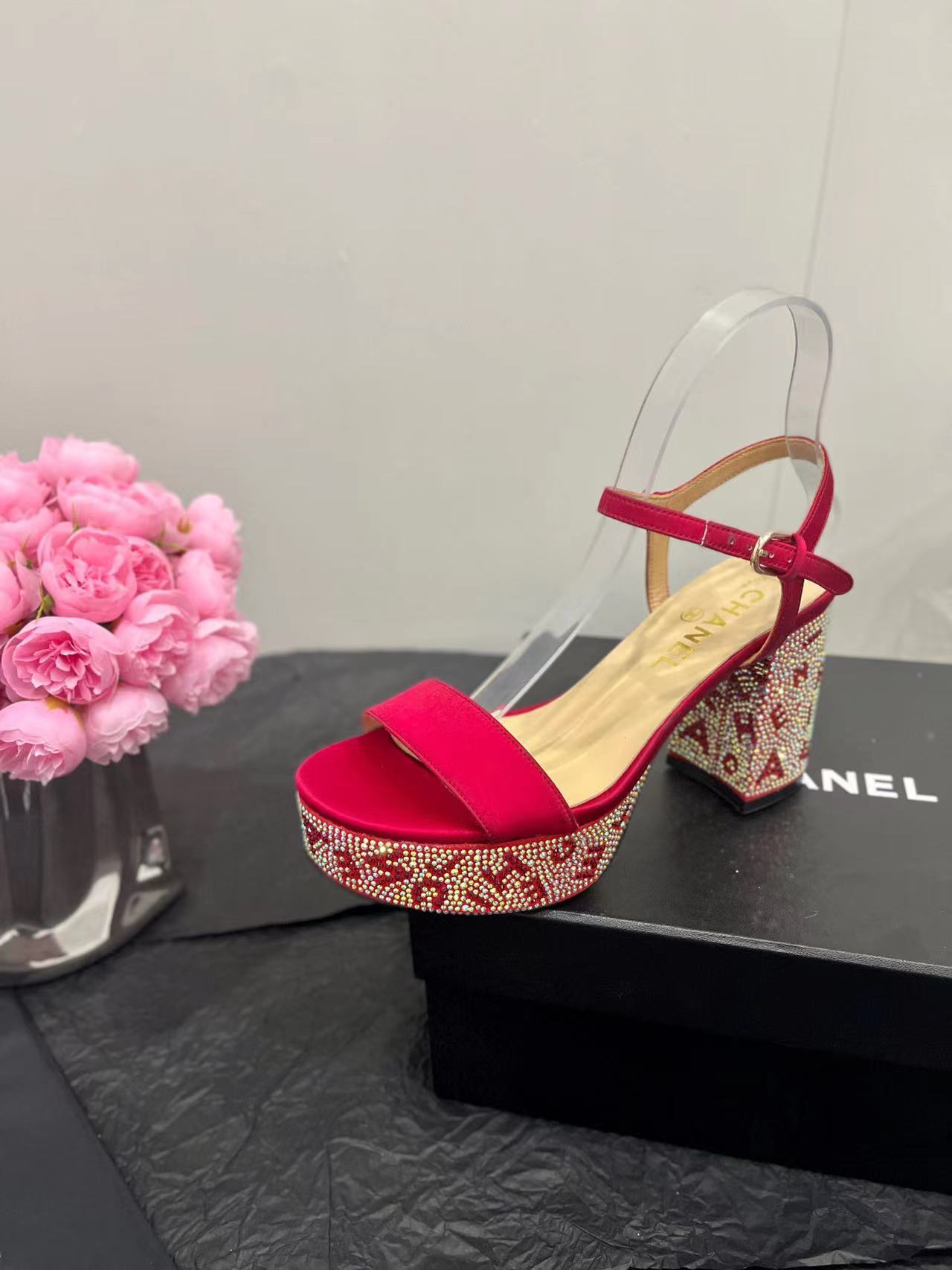 2024 CHANEL Thick heeled waterproof platform with diamond heel sandals