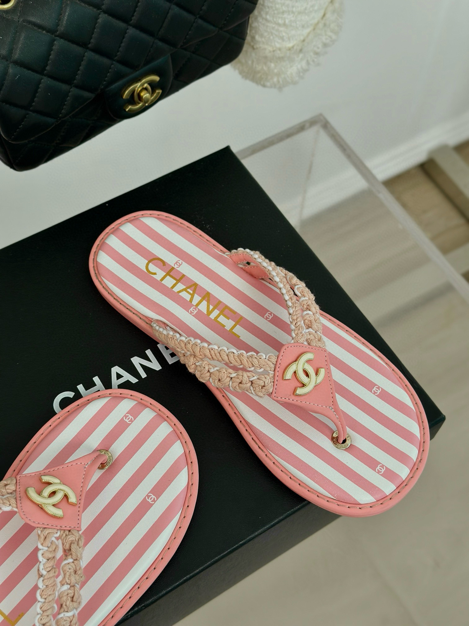 CHANEL Clip flip-flops