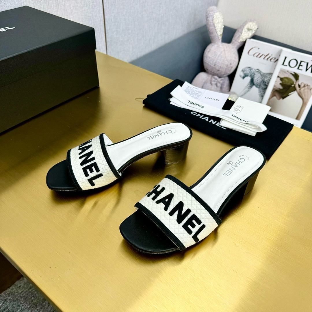 CHANEL Camellia slippers