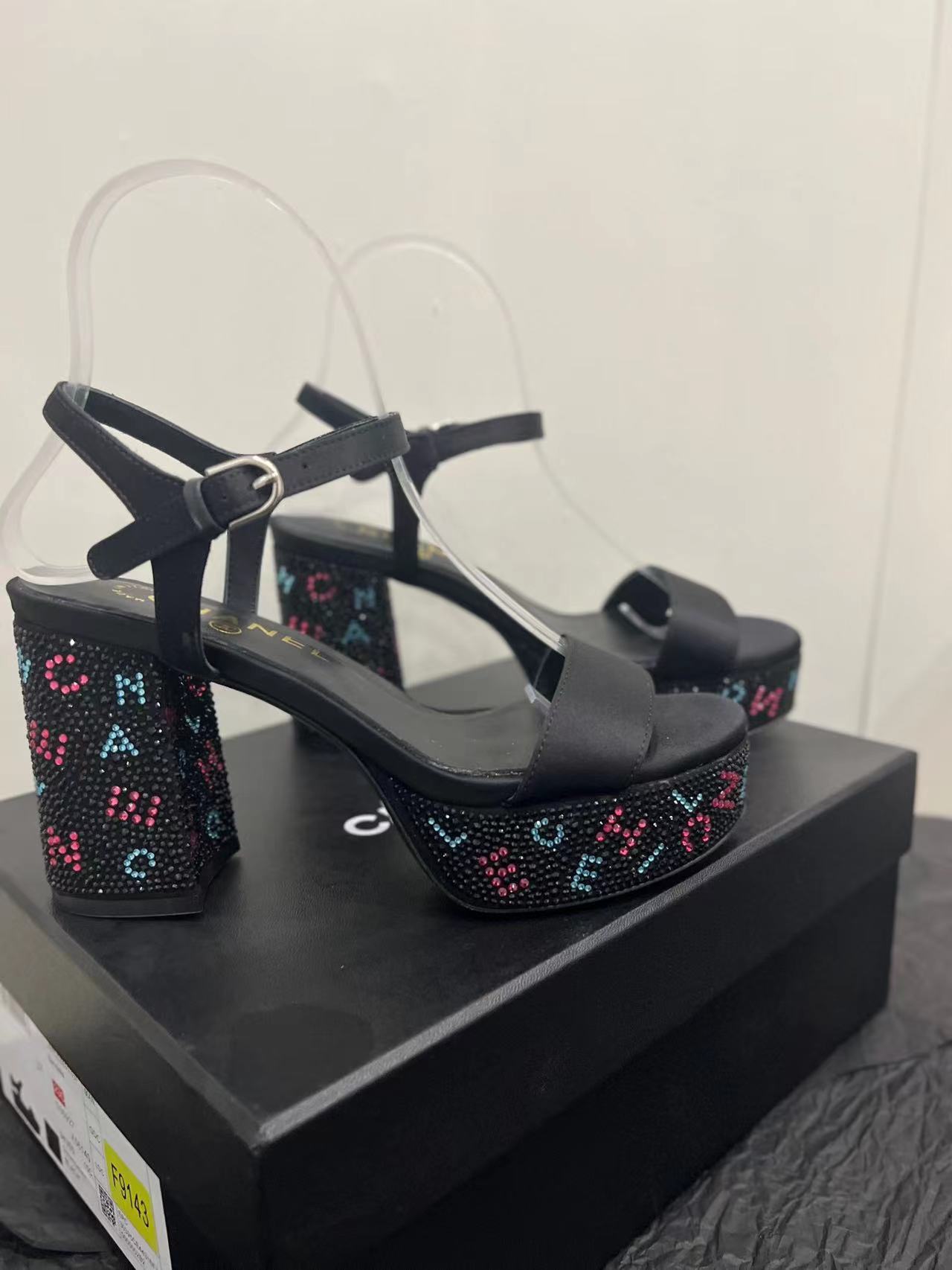 2024 CHANEL Thick heeled waterproof platform with diamond heel sandals