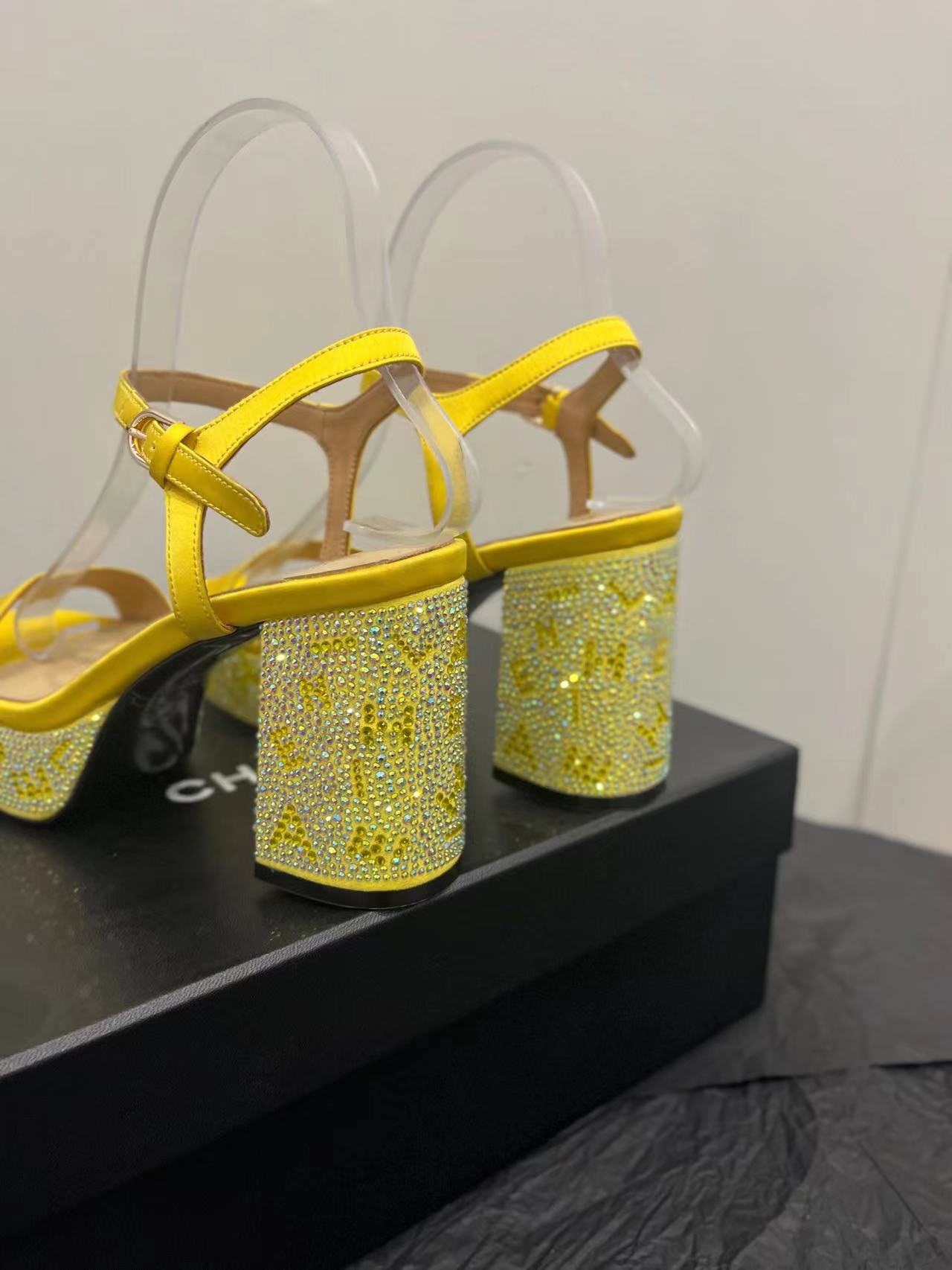 2024 CHANEL Thick heeled waterproof platform with diamond heel sandals