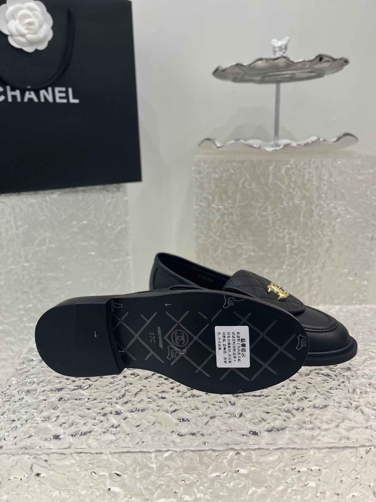 CHANEL fw new arrival Flip lock buckle Retro diamond grid loafers