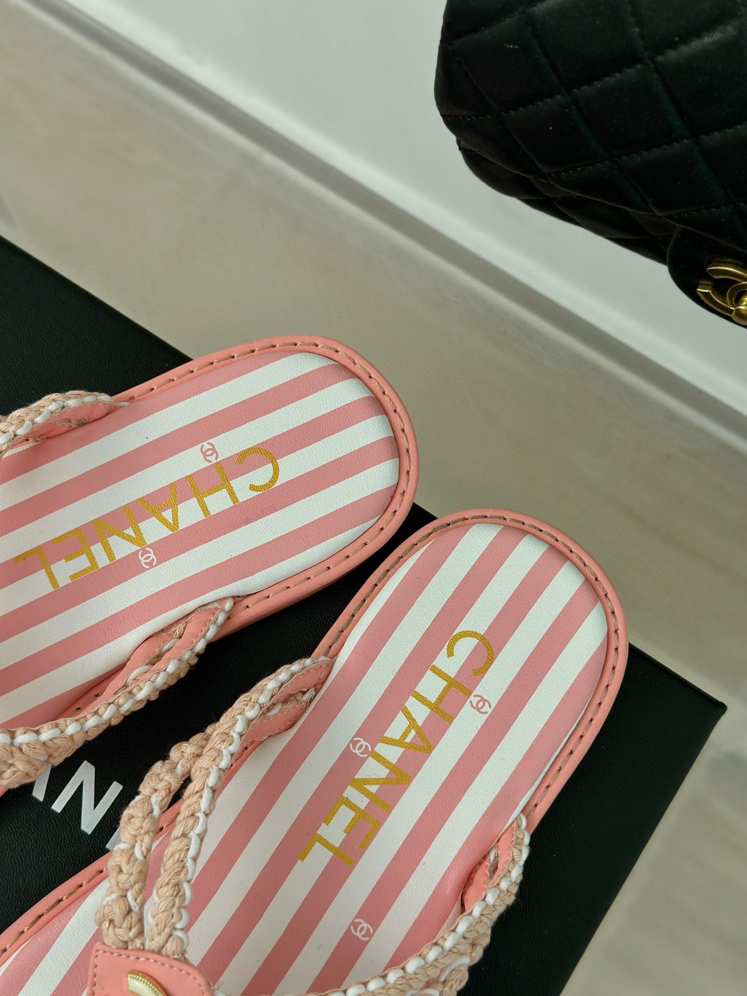 CHANEL Clip flip-flops